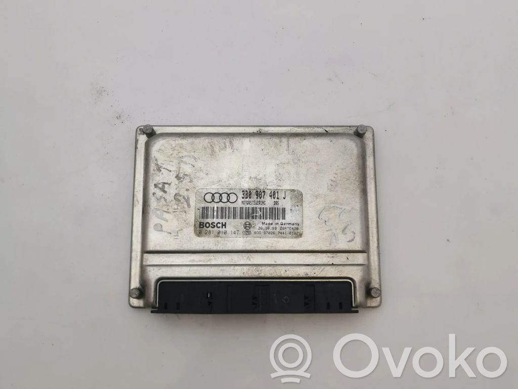 Volkswagen PASSAT B5 Engine control unit/module 