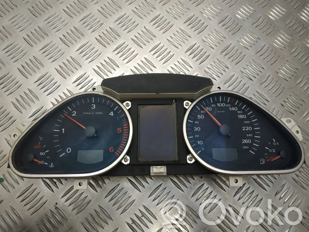 Audi Q7 4L Speedometer (instrument cluster) 