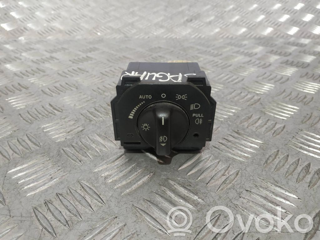 Jaguar S-Type Light switch 