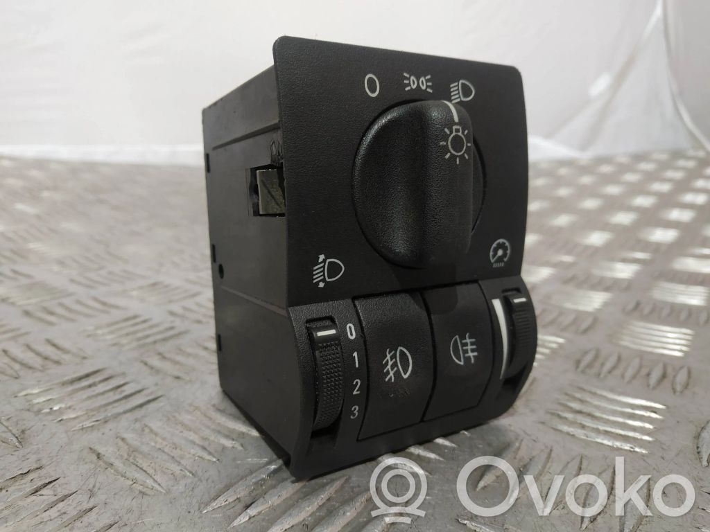 Opel Astra G Light switch 
