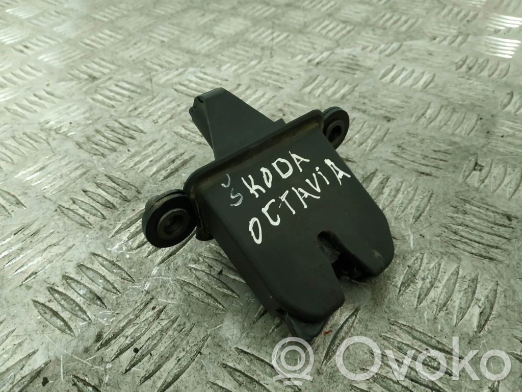 Skoda Octavia Mk2 (1Z) Tailgate/trunk/boot lock/catch/latch 