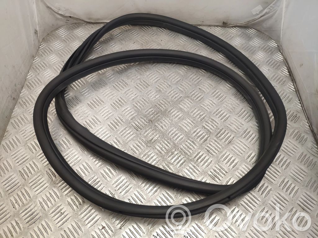 BMW 3 F30 F35 F31 Gumowa uszczelka drzwi tylnych 