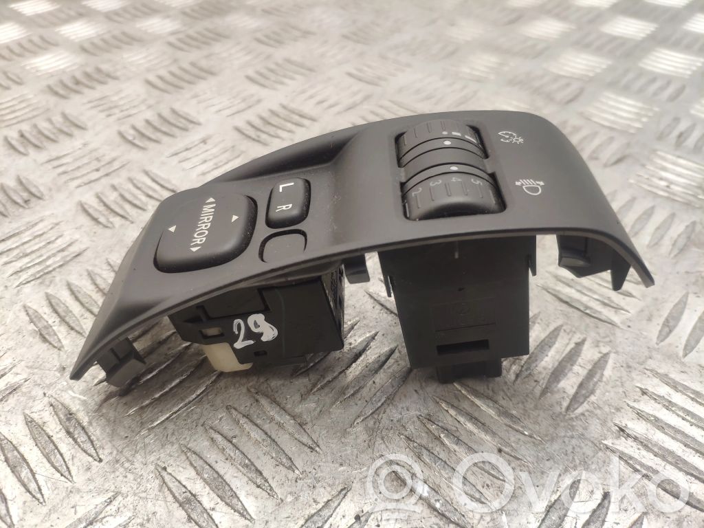 Subaru Forester SH Sivupeilin kytkin 