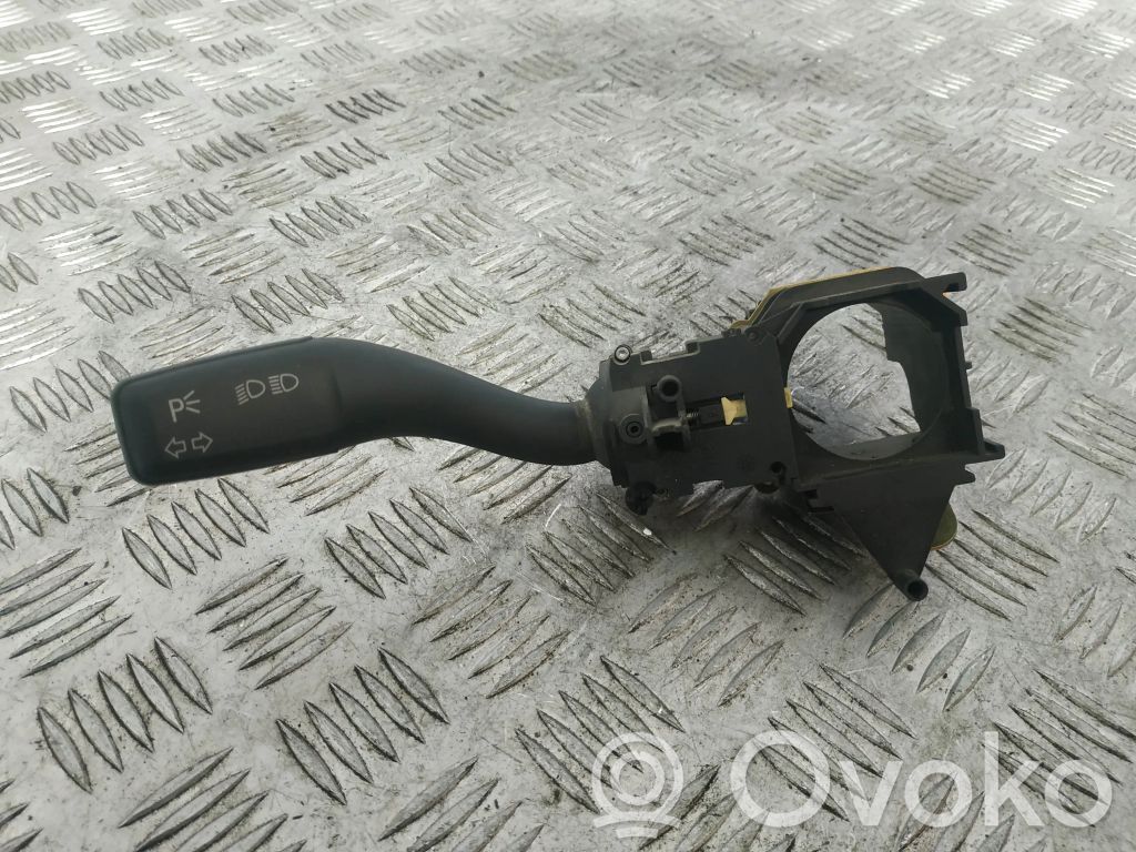 Audi A4 S4 B6 8E 8H Posūkių/ šviesų rankenėlė 