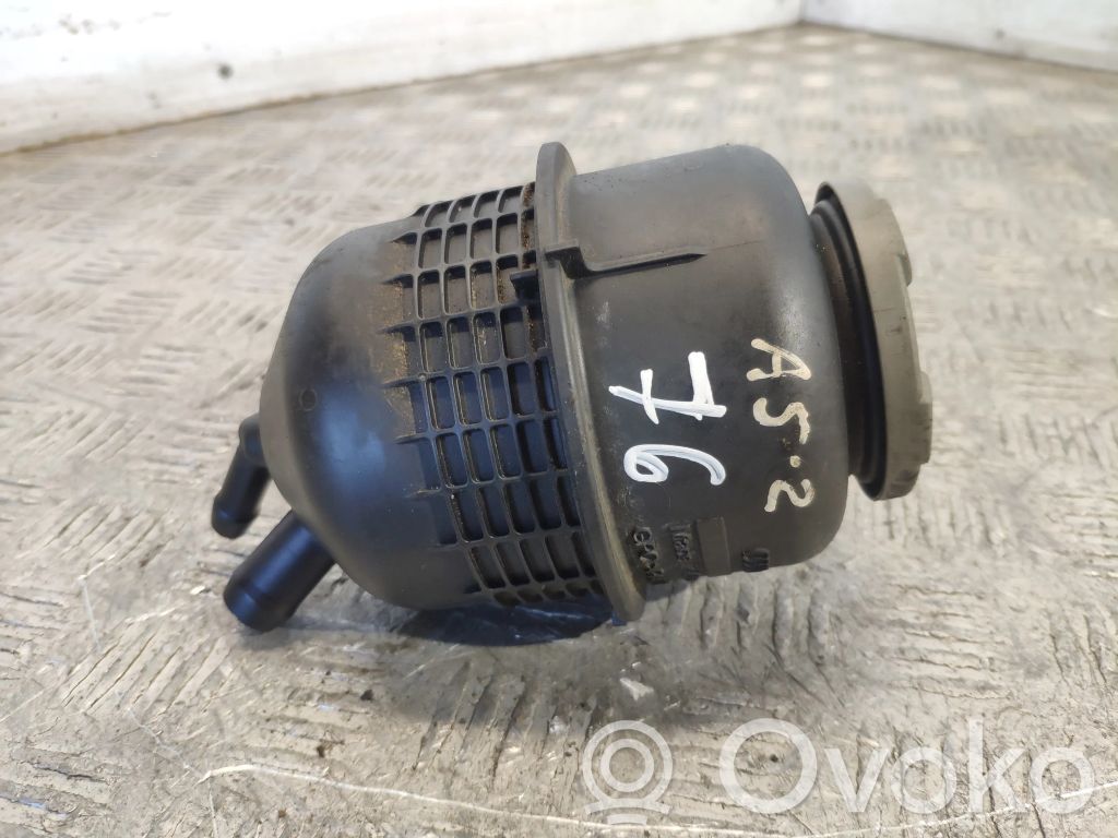 Audi A5 8T 8F Ohjaustehostimen nestesäiliö 