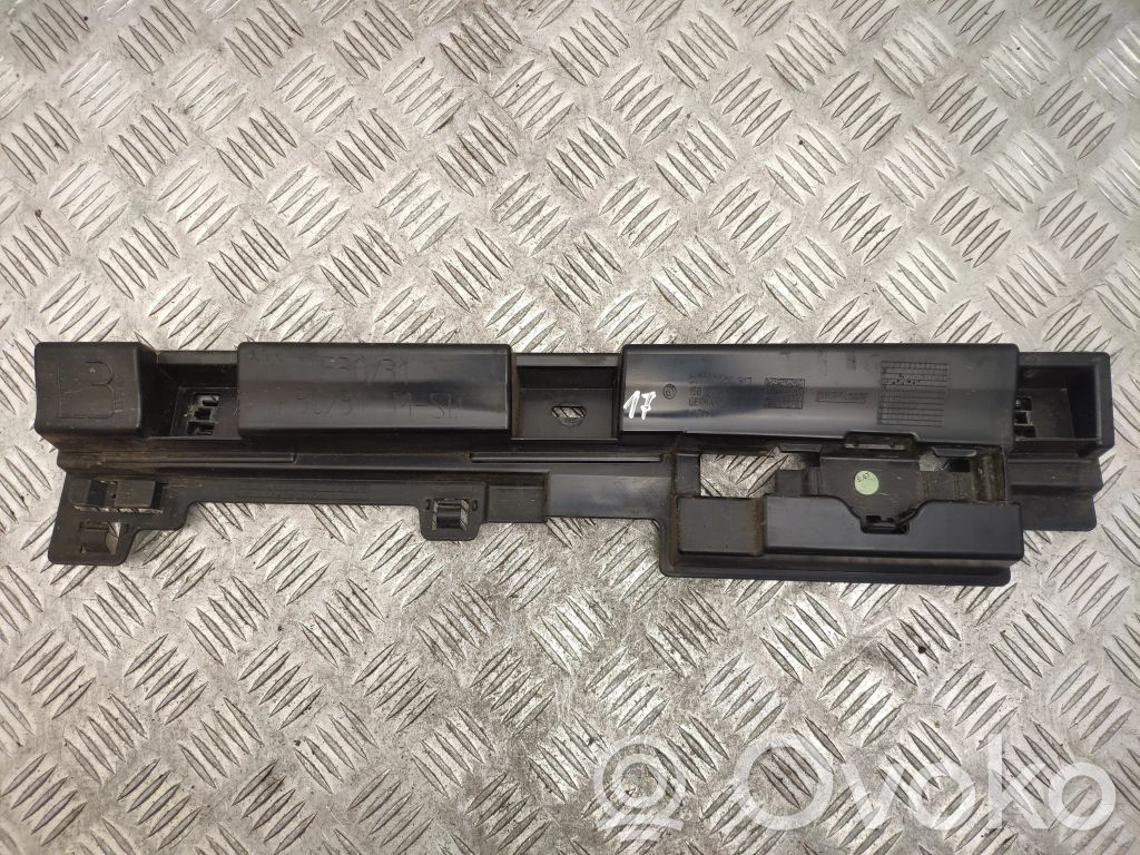 BMW 3 F30 F35 F31 Ślizg listwy progowej 