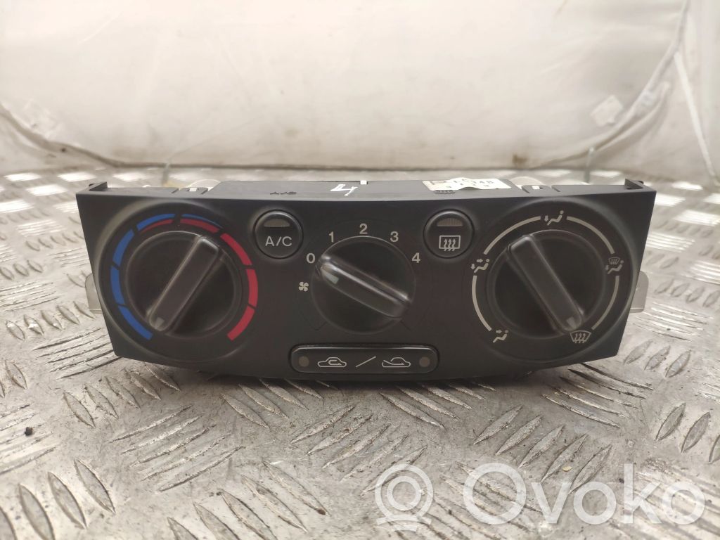 Mazda MPV II LW Interior fan control switch 