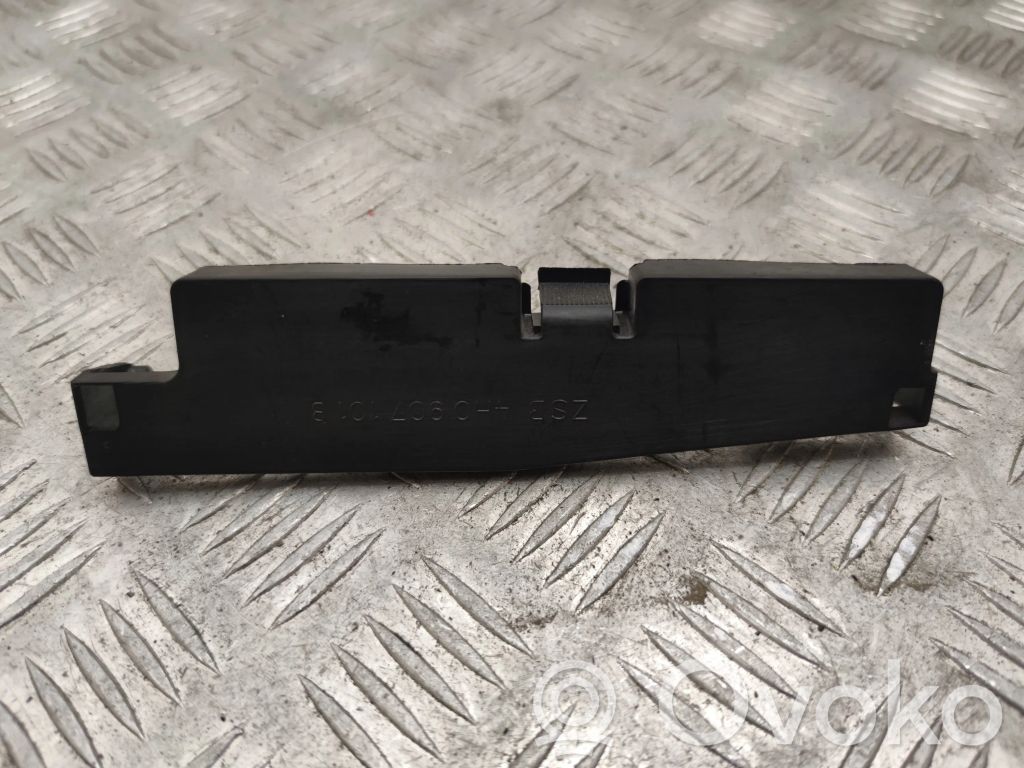Audi A8 S8 D4 4H Tapa de caja de fusibles 
