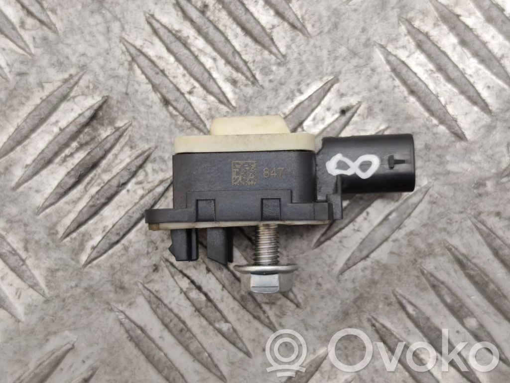 Volkswagen Touareg II Airbagsensor Crashsensor Drucksensor 