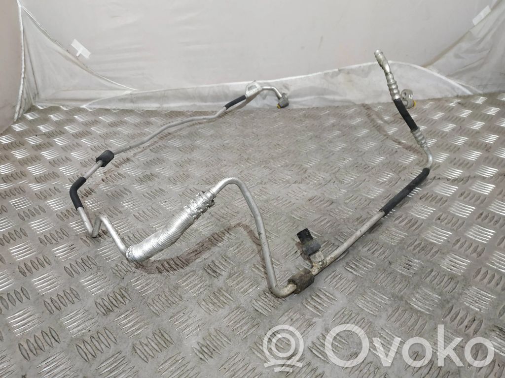 BMW 3 E90 E91 Ilmastointilaitteen putki (A/C) 