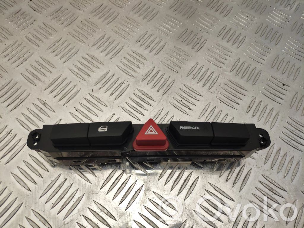 KIA Ceed Hazard light switch 