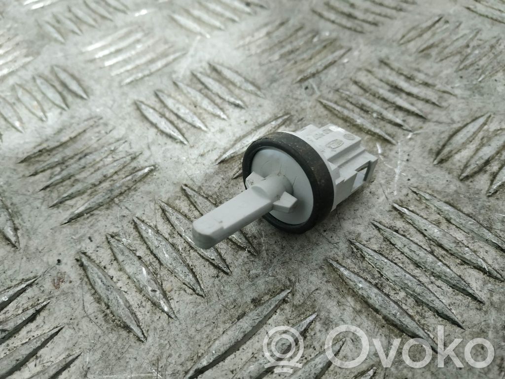 Volkswagen Touareg II Oil temperature sensor 