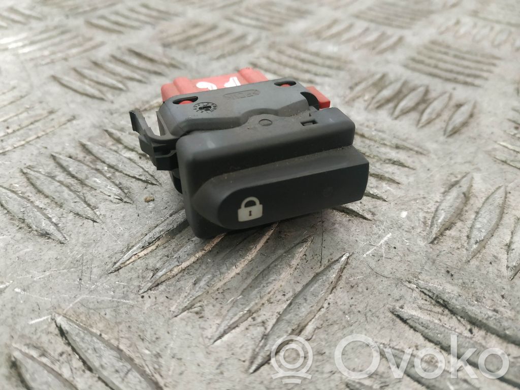 Renault Clio II Central locking switch button 