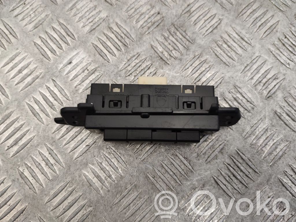 Lexus RX 450H Tailgate/boot open switch button 
