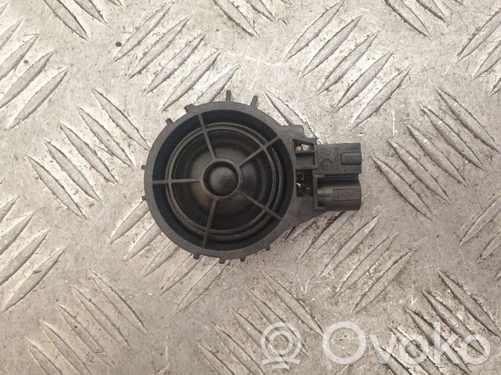 Audi A3 S3 8V Altavoz de la puerta delantera 