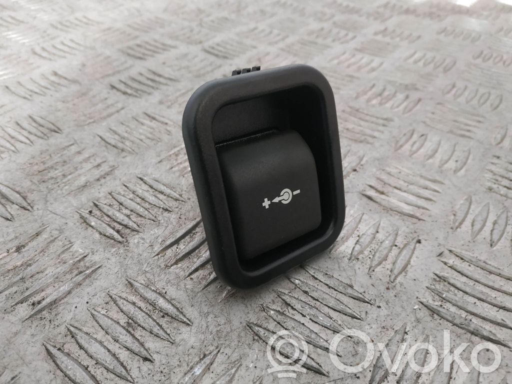 BMW 5 GT F07 Cigarette lighter 