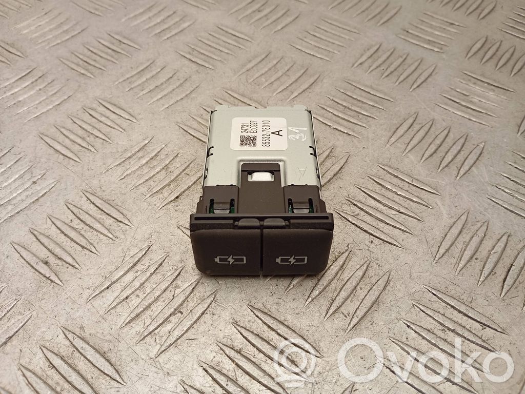 Lexus NX USB socket connector 