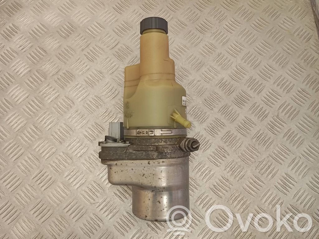 Volvo V50 Ohjaustehostimen pumppu 