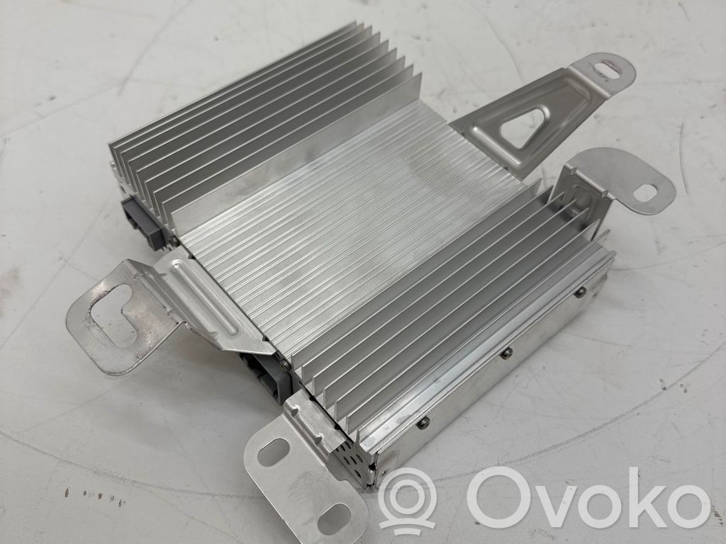 Tesla Model S Garso stiprintuvas 