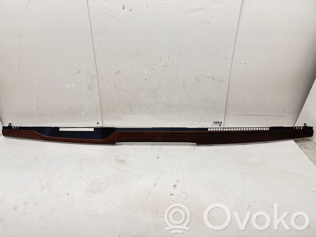 Tesla Model S Panelės apdaila 
