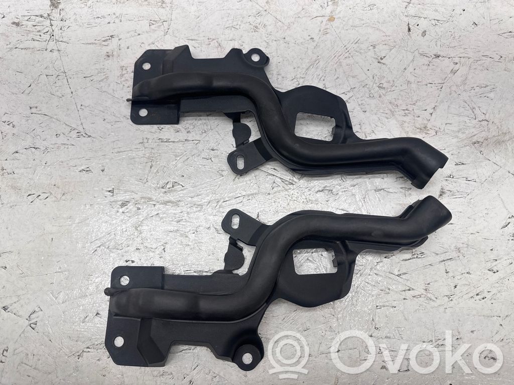 BMW M4 G82 G83 Kita variklio skyriaus detalė 