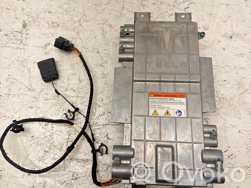 Tesla Model S Inversor/convertidor de voltaje 