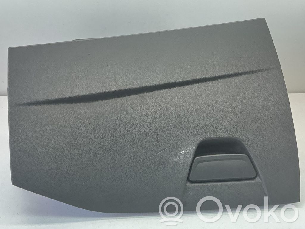 Ford Focus Комплект ящика для вещей (бардачка) 