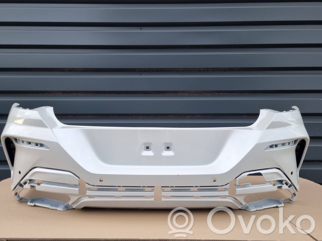 BMW 8 G16 Parachoques 