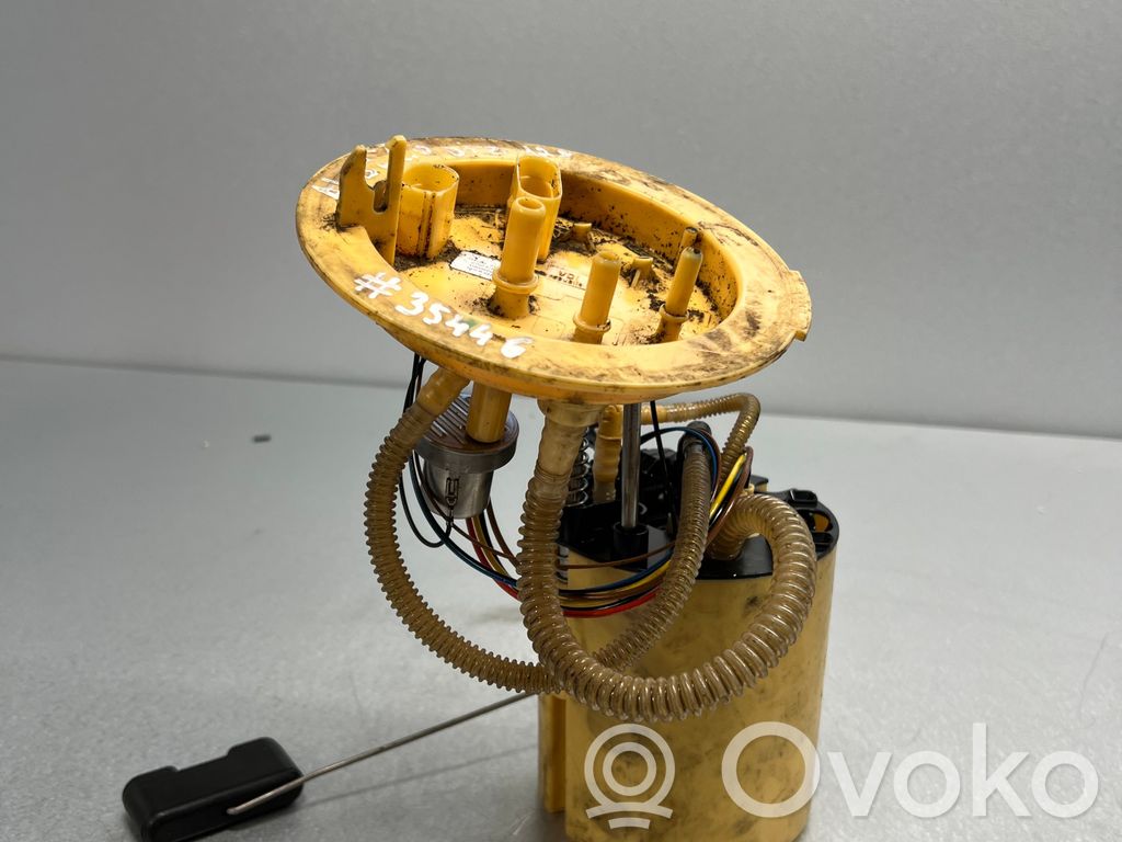Audi A4 S4 B8 8K Polttoainesäiliön pumppu 