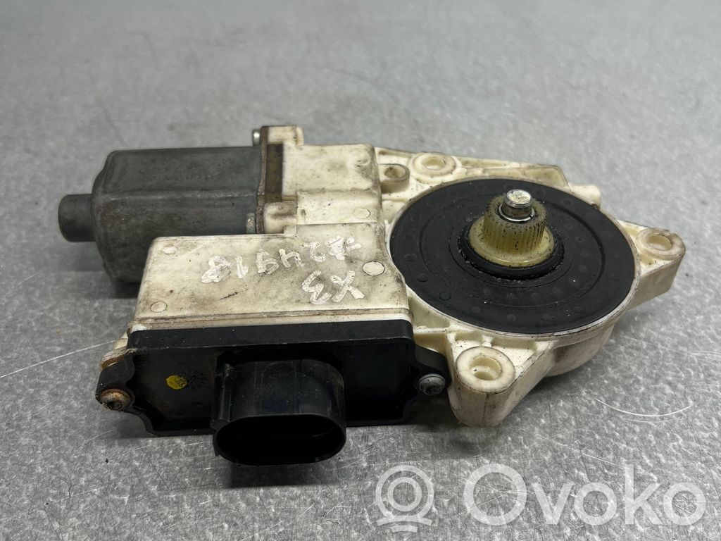 BMW X3 E83 Front door window regulator motor 