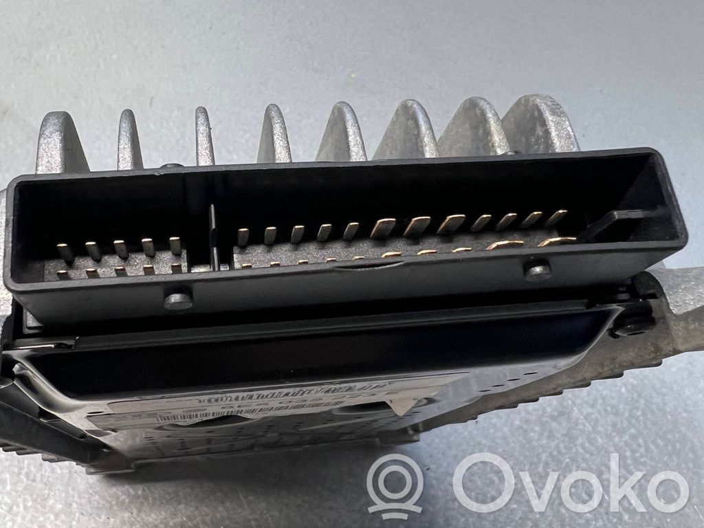 Audi A4 S4 B7 8E 8H Vahvistin 