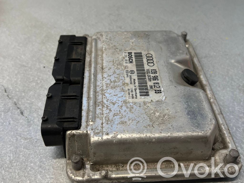 Volkswagen PASSAT B5.5 Engine control unit/module 
