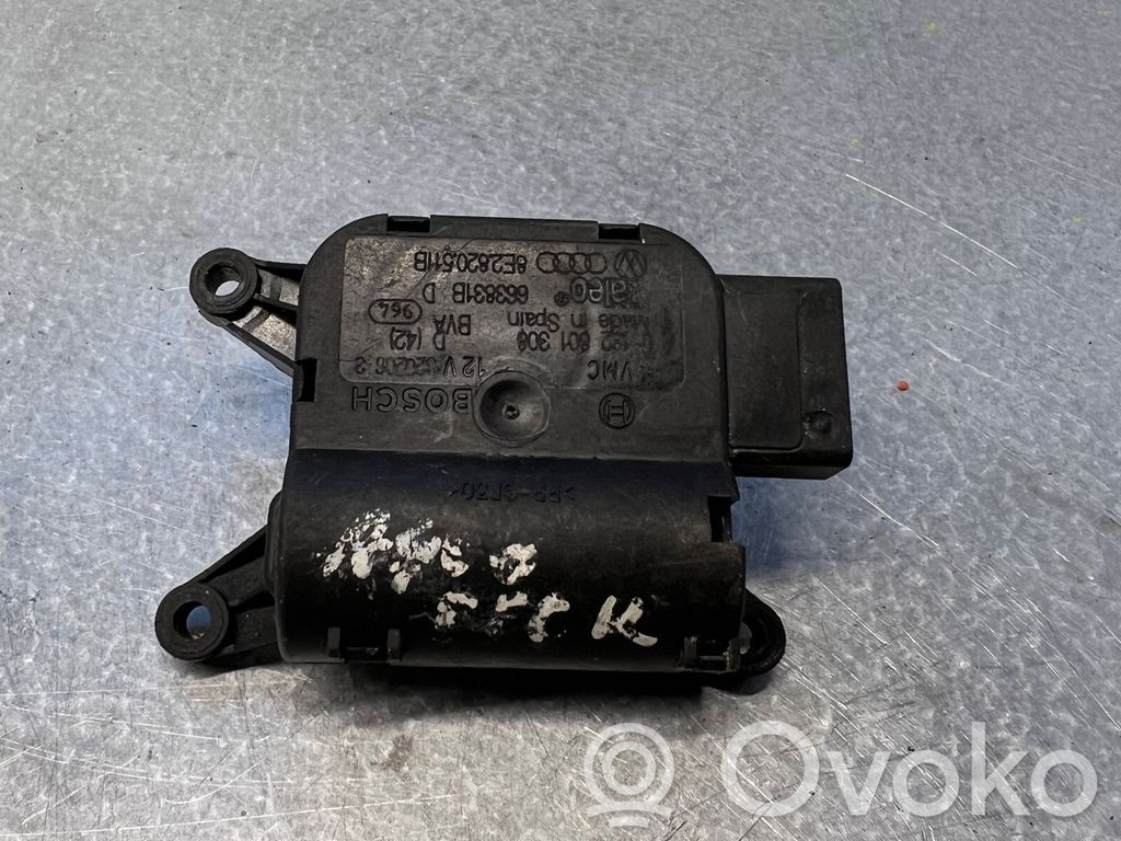 Audi A4 S4 B7 8E 8H Silniczek nagrzewnicy 