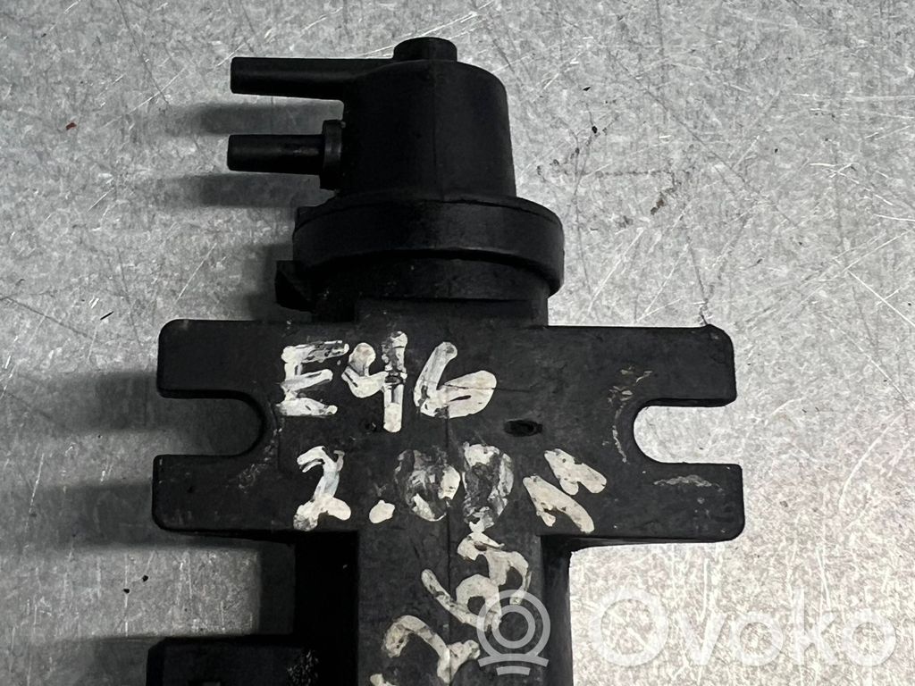 BMW 3 E46 Vacuum valve 