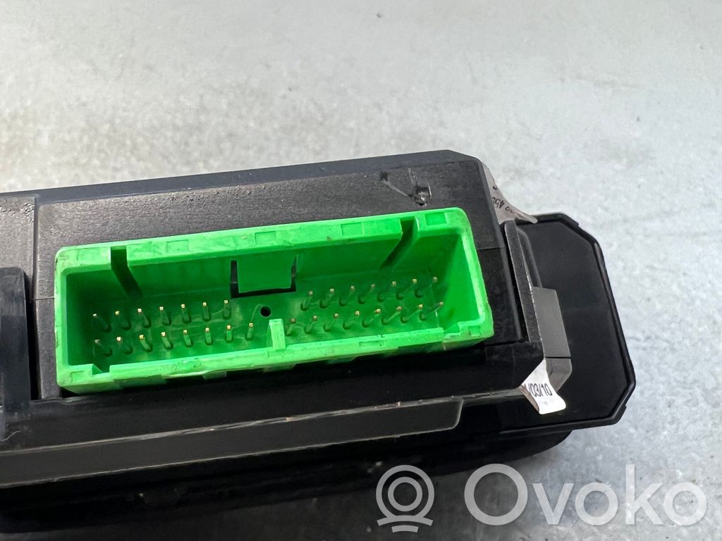Volvo XC90 Quarter vent window switch 