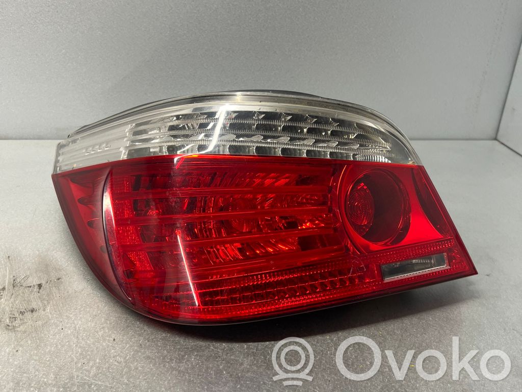 BMW 5 E60 E61 Aizmugurējais lukturis virsbūvē 