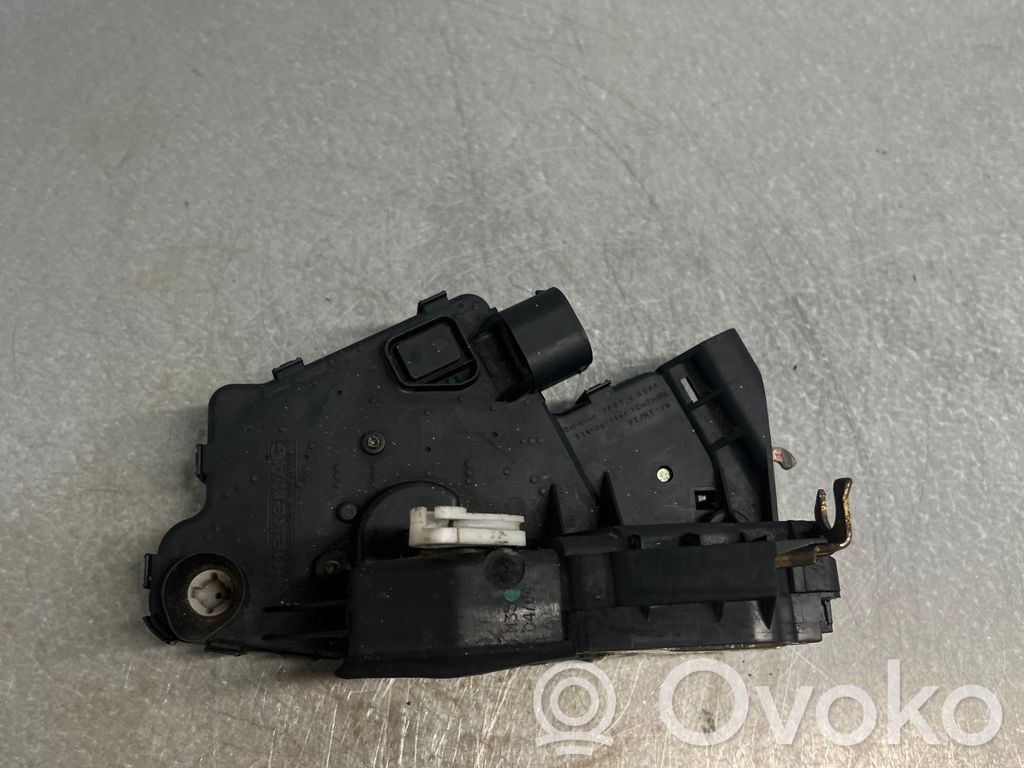 BMW 3 E46 Priekšpusē slēdzene 
