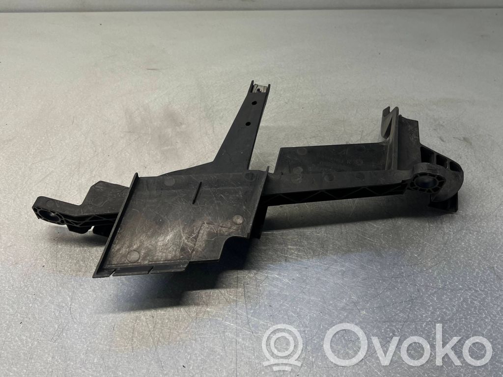 BMW X3 E83 Headlight/headlamp mounting bracket 