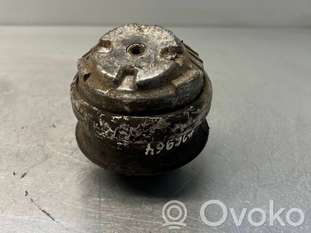 Mercedes-Benz E W211 Engine mount bracket 