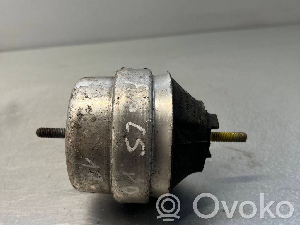 Audi A6 S6 C5 4B Engine mount bracket 
