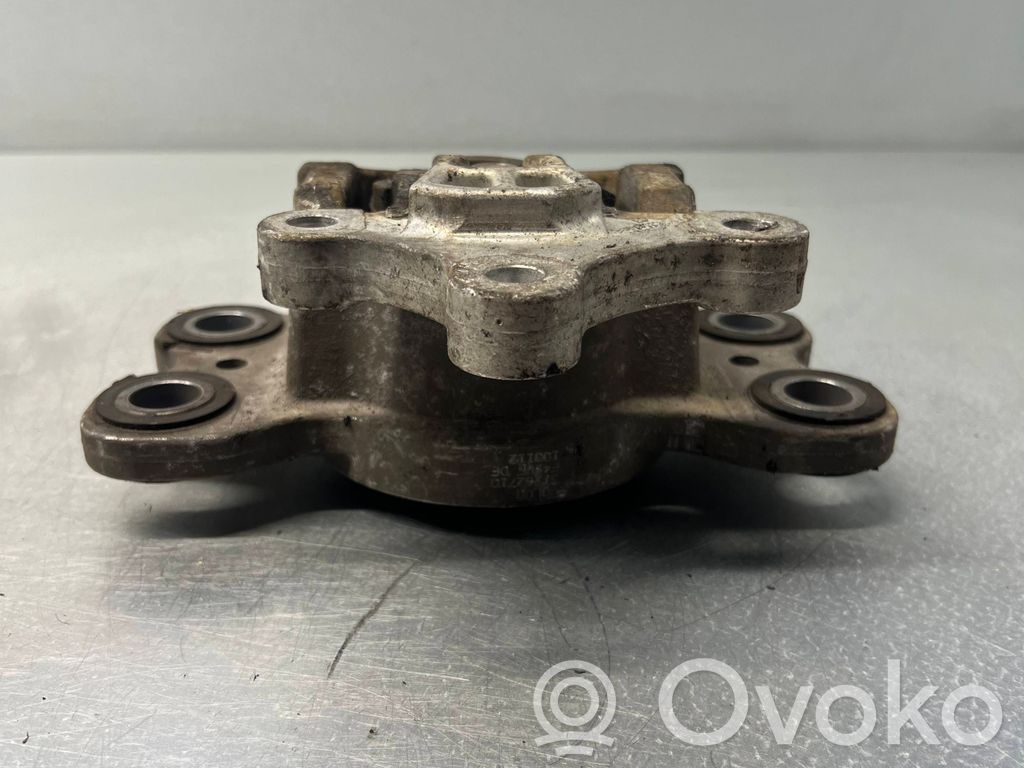 Volvo S70  V70  V70 XC Engine mount bracket 