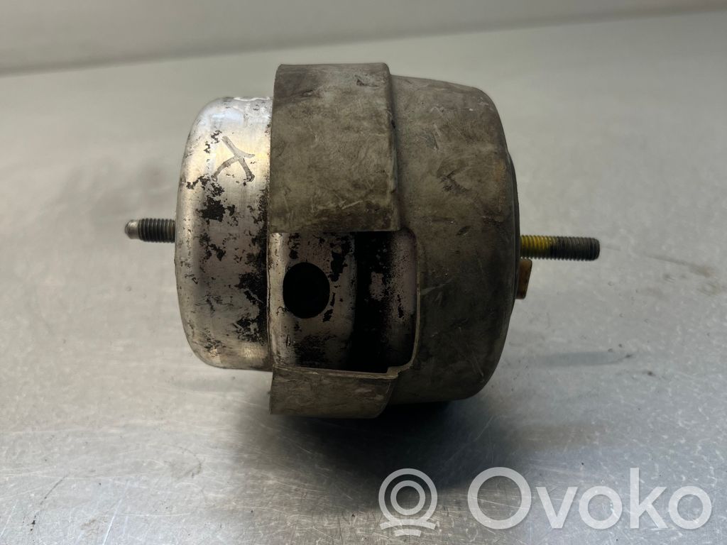 Audi A4 S4 B7 8E 8H Engine mount bracket 