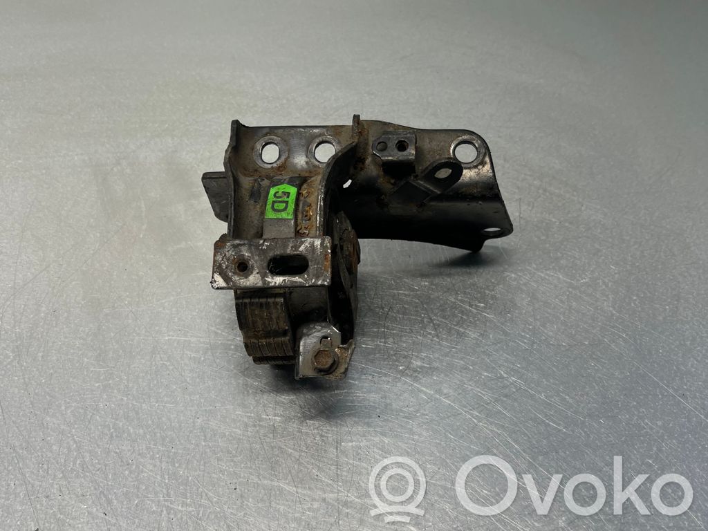 Toyota Avensis T250 Engine mount bracket 