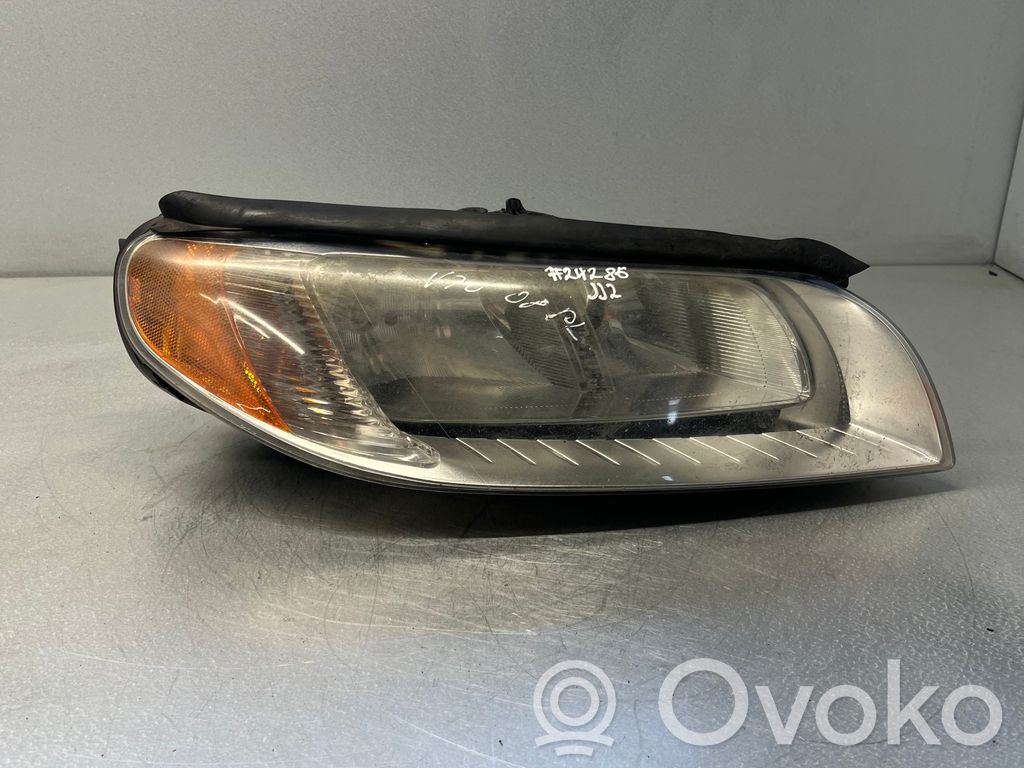 Volvo S70  V70  V70 XC Lampa przednia 