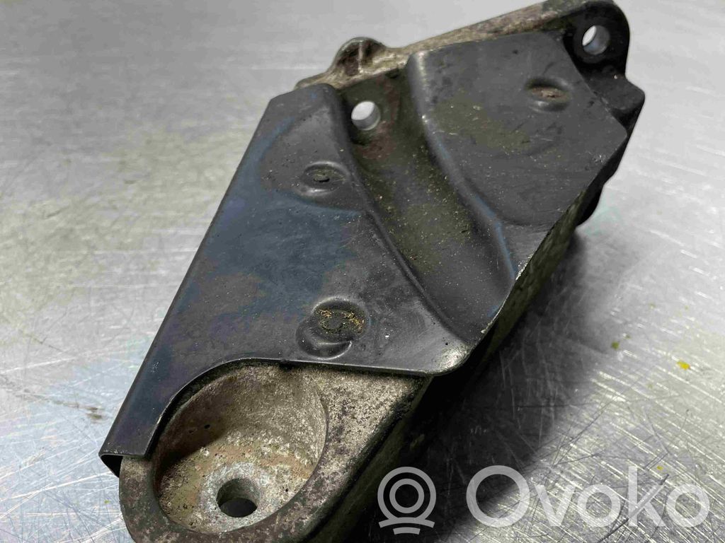 BMW X3 E83 Engine mounting bracket 