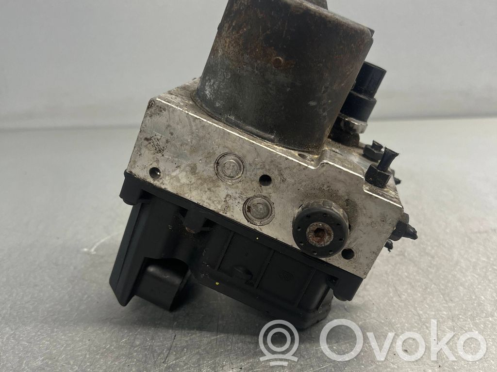 Audi A4 S4 B6 8E 8H ABS Pump 