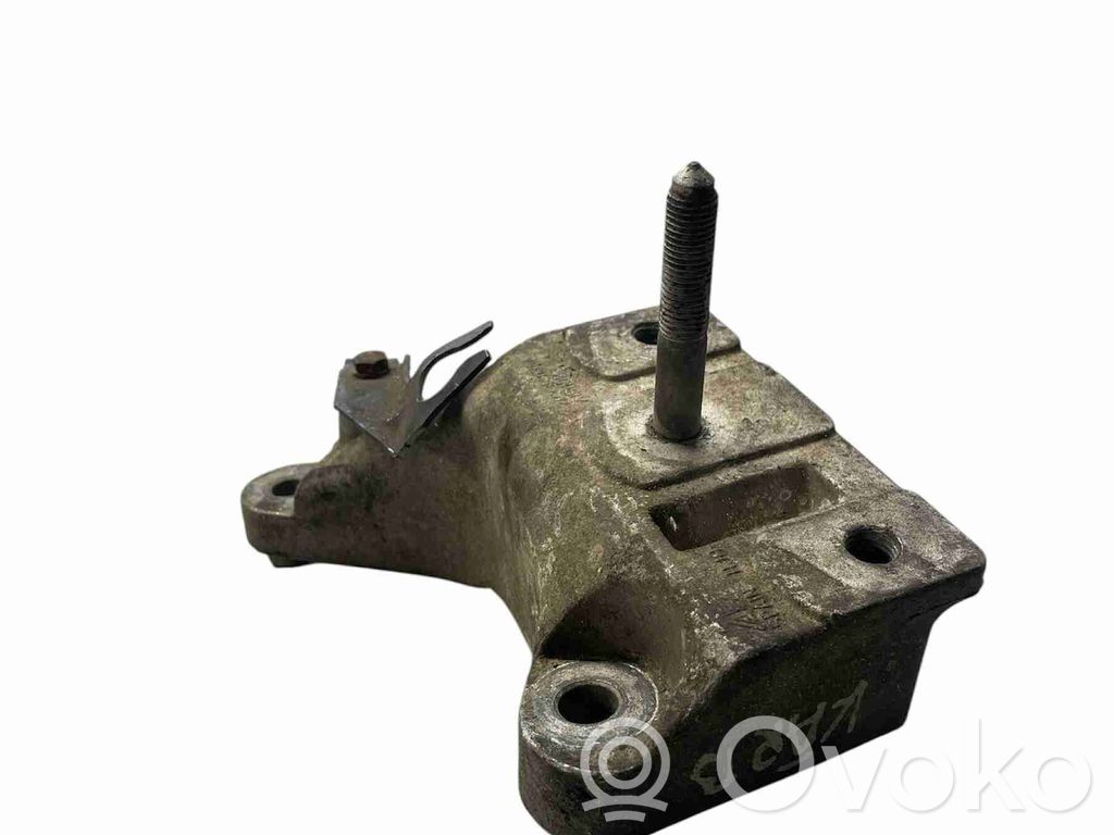 Ford Galaxy Gearbox mounting bracket 