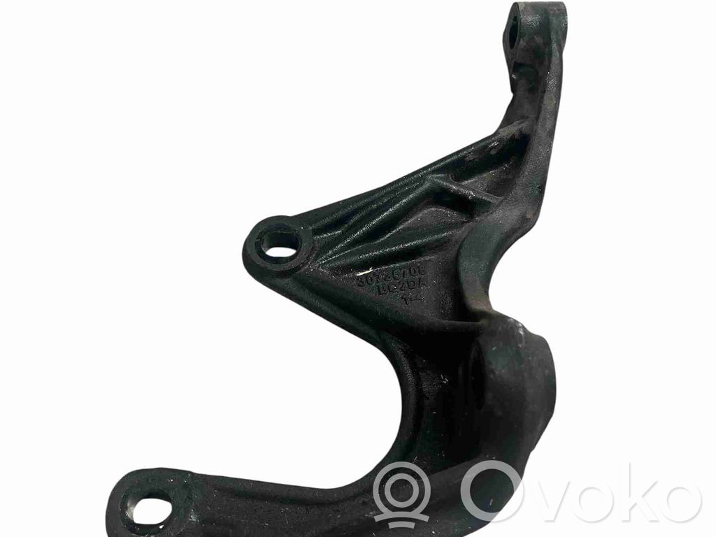 Volvo XC90 Front differential bracket 