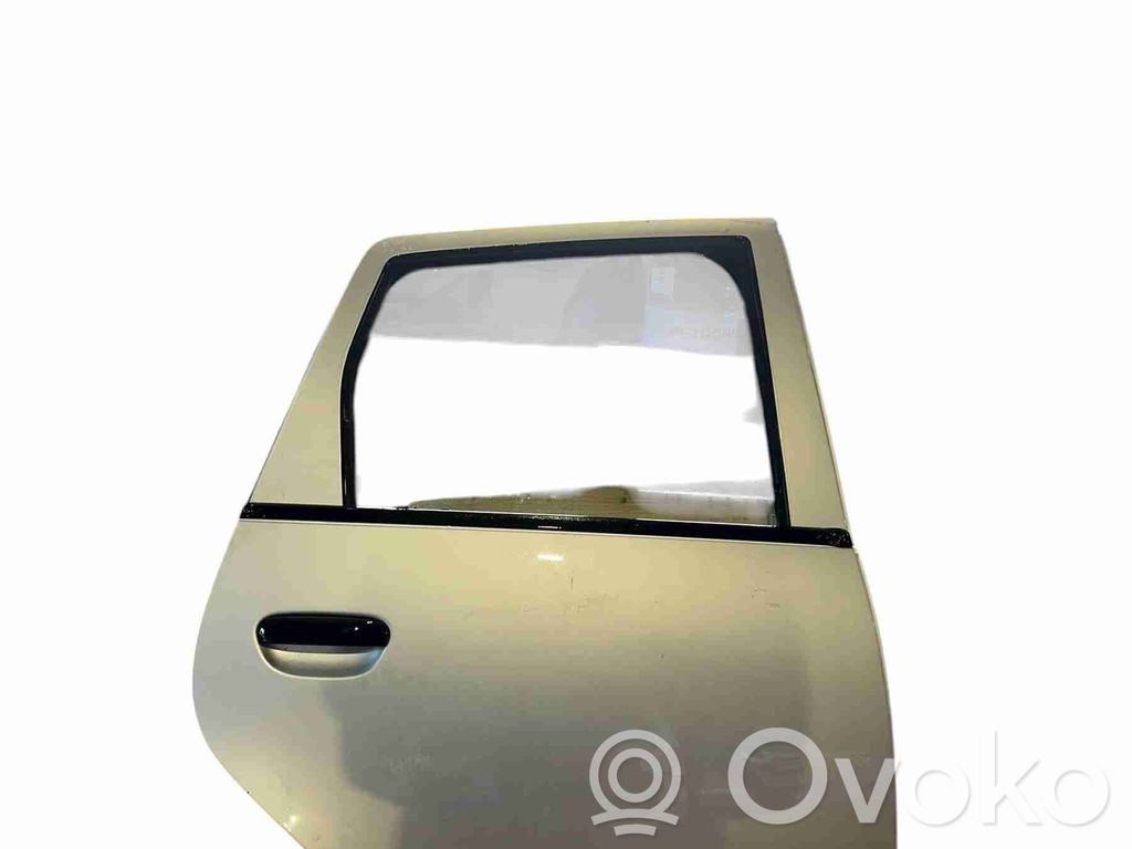 Mitsubishi Colt Puerta trasera 