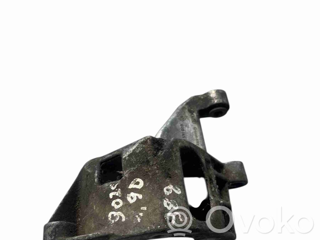 Volkswagen Sharan Power steering pump mounting bracket 
